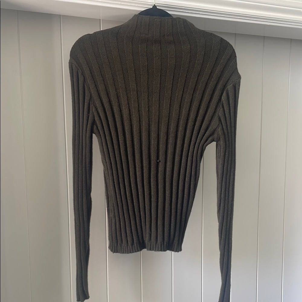 Women’s Ribbed Green Sweater - Picture 4 of 8
